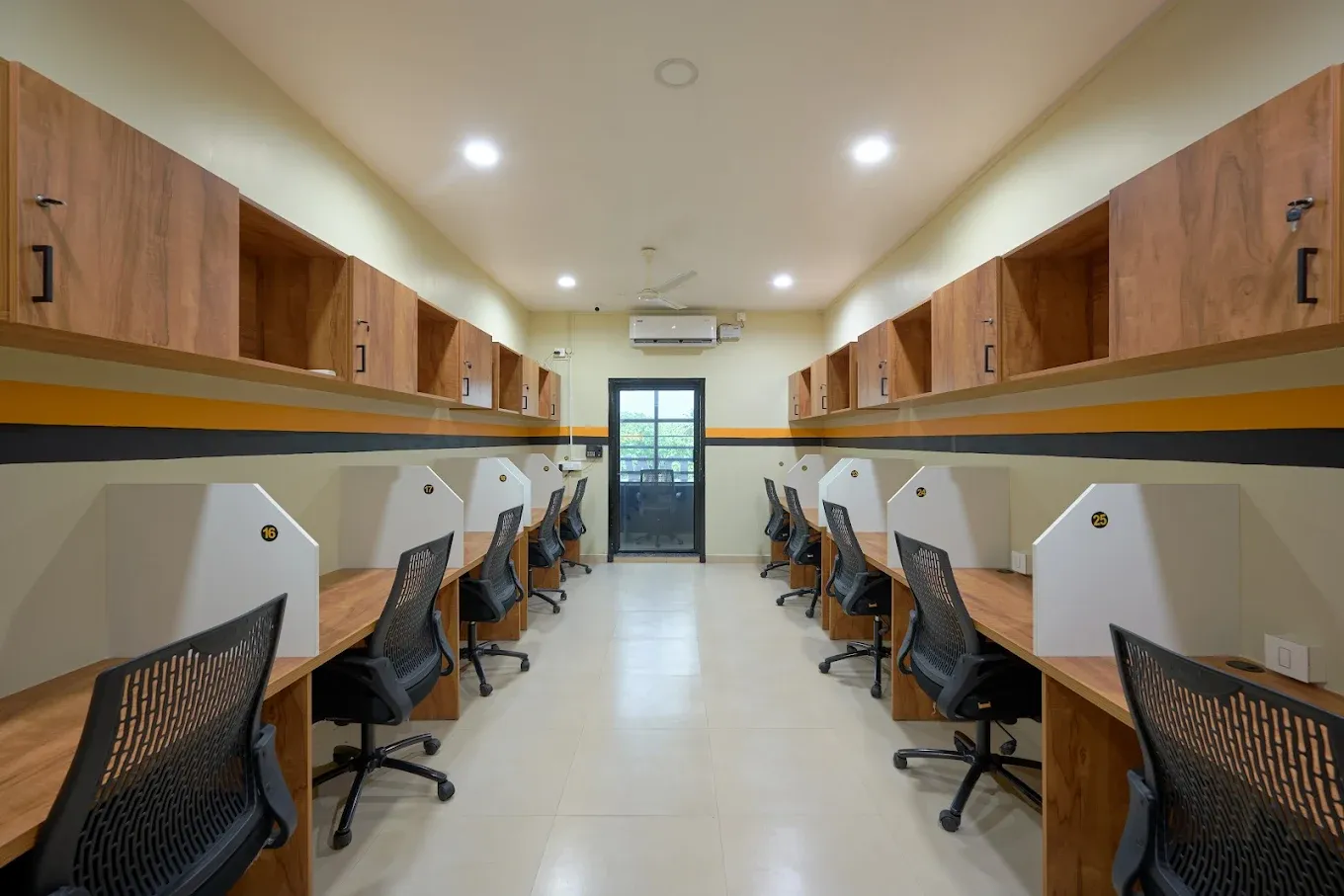 Spacelance, Angamaly
